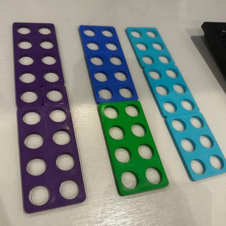 Numicon pieces used to show a balanced equation